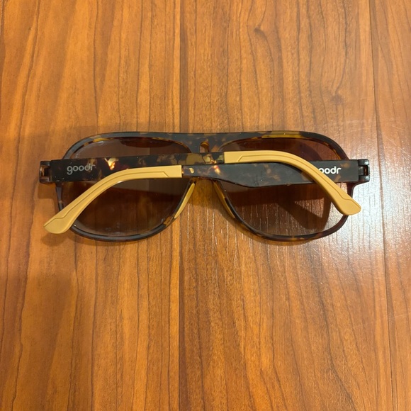 Tortoise Shell Sunglasses - Picture 3 of 6